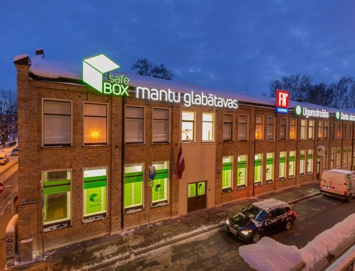 Kādas mantu glabātuves ir pieejamas SAFE BOX Brīvības gatve (VEF)?