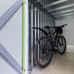 Ritenis ievietots mantu glabātuvē