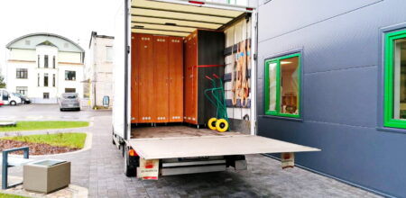 Komanda 24 mantu parvadasanas pakalpojumi